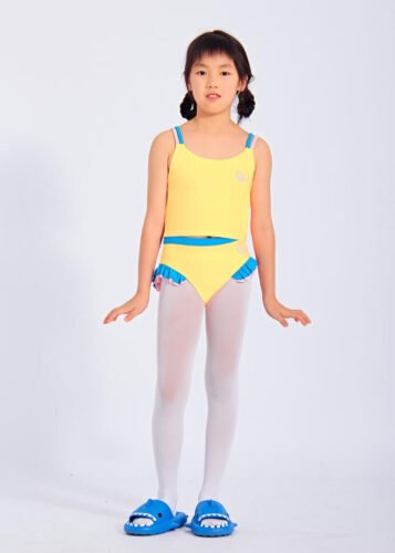 Fitted and Comfortable Quick Dry Girls 2 Pieces Swimsuit with Ruffles